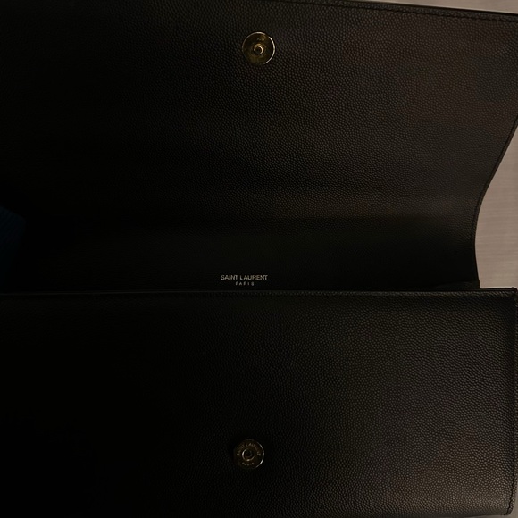 SAINT LAURENT KATE CLUTCH IN GRAIN DE POUDRE EMBOSSED LEATHER BLACK - Picture 2 of 5